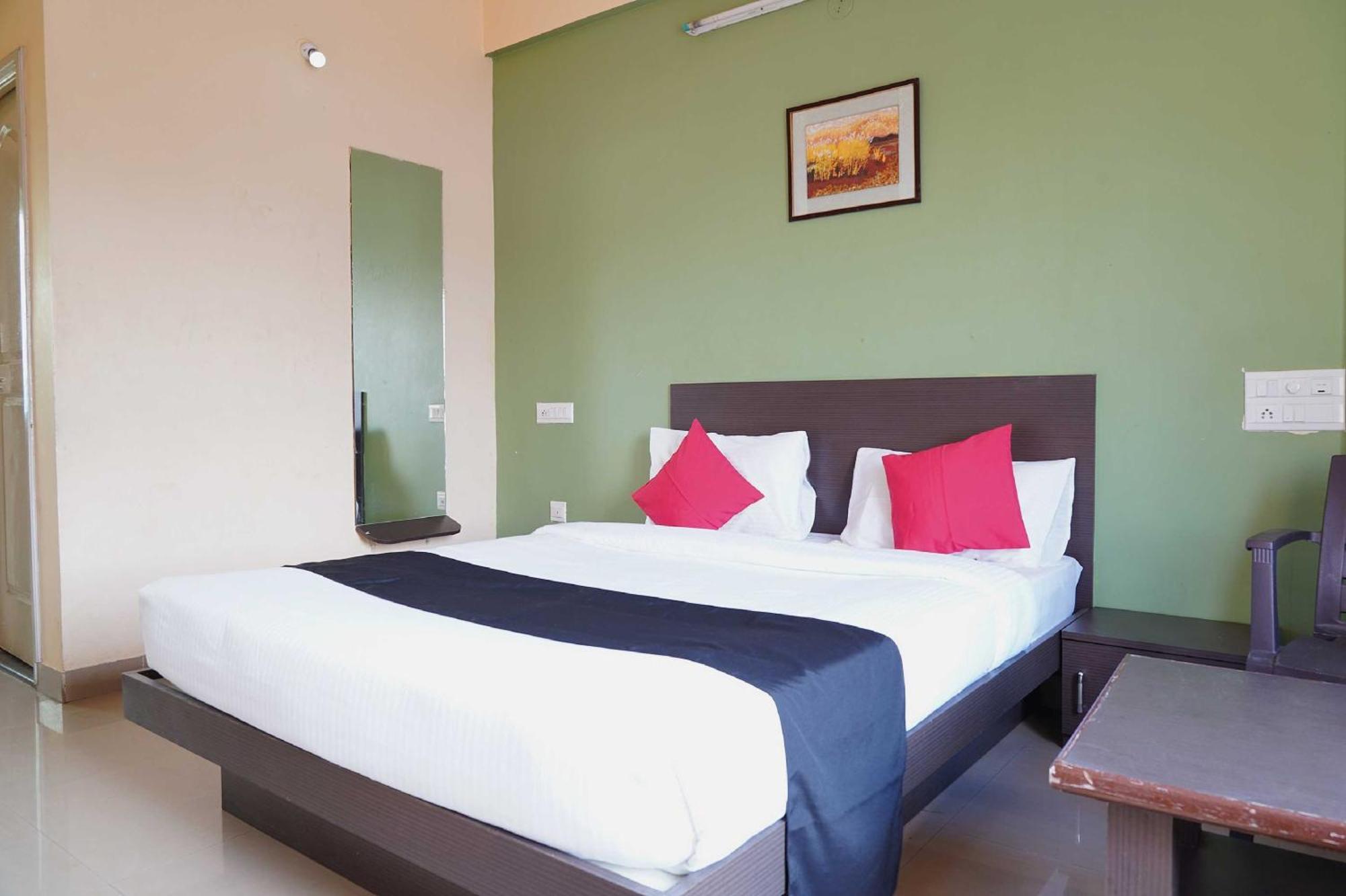 Oyo Chinthu Comforts Tumkur Ngoại thất bức ảnh