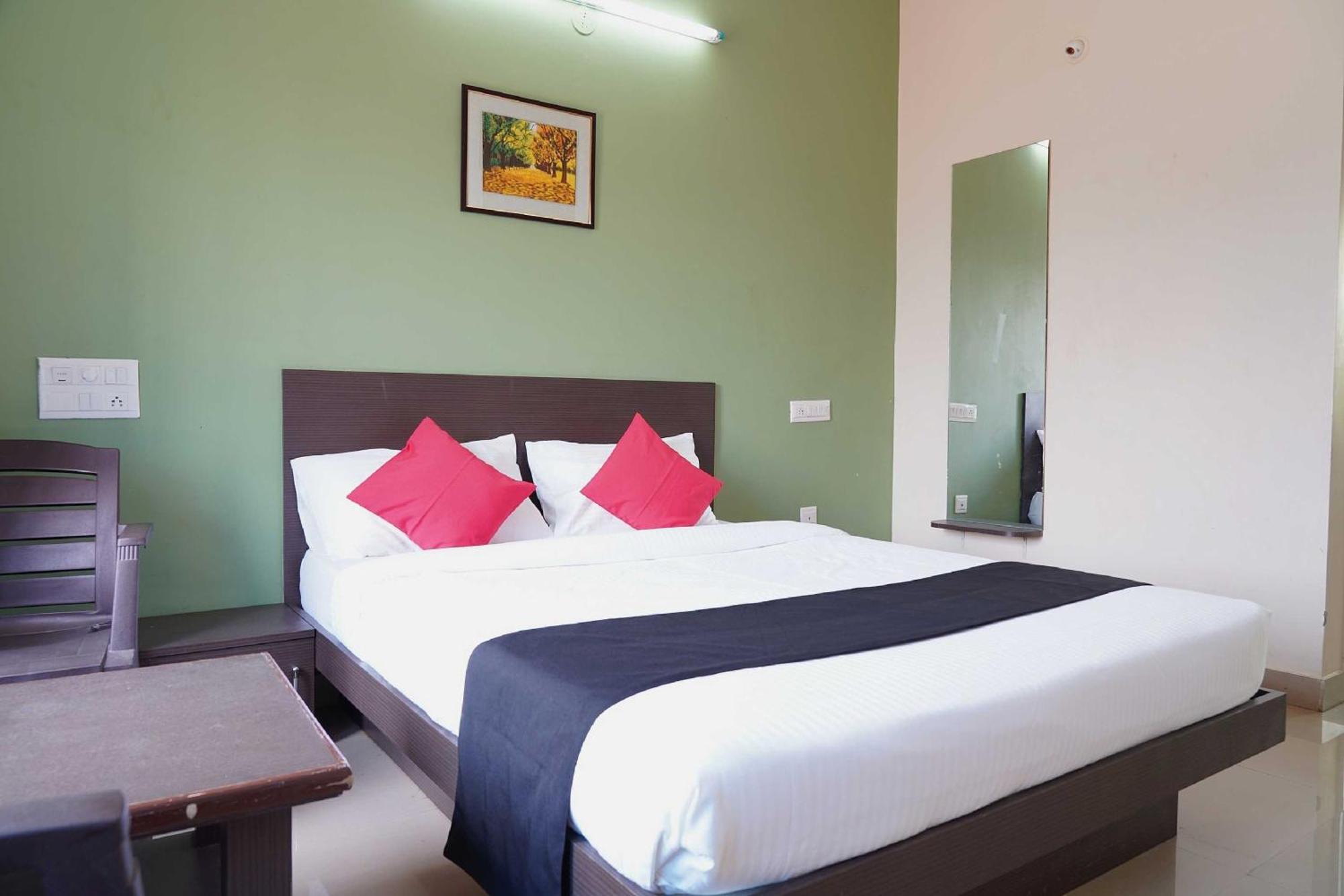 Oyo Chinthu Comforts Tumkur Ngoại thất bức ảnh